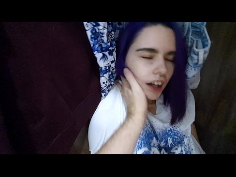 ❤️ 押し入れの中の姉ちゃんを発見し、イクのを手伝う ❤❌ ジャストポルノ ❌️❤